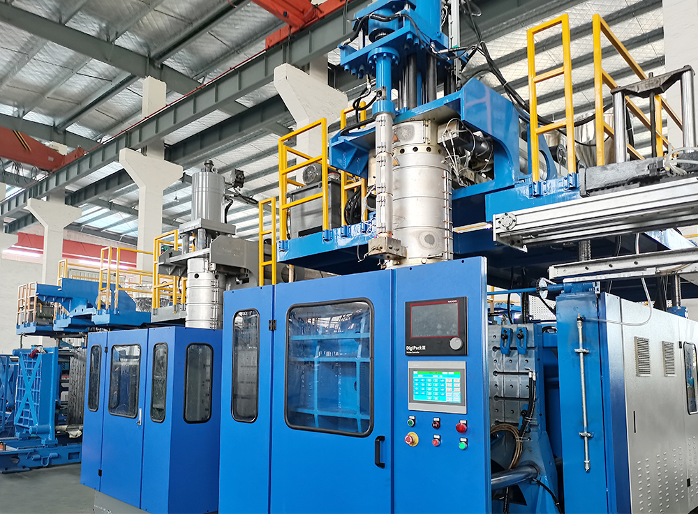 Maintenance of temperature controller of large extrusion blow molding machine