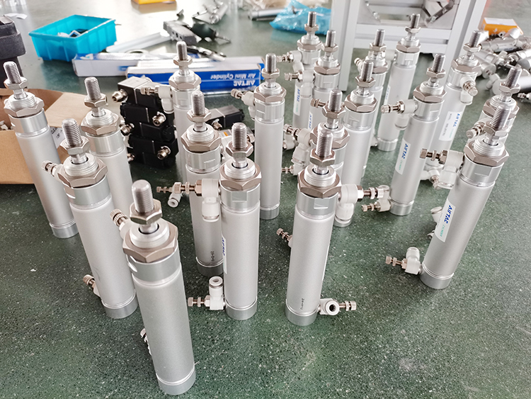 High speed 8 heads cosmetic laundry detergent bottles leak detection leakage inspect testing machine